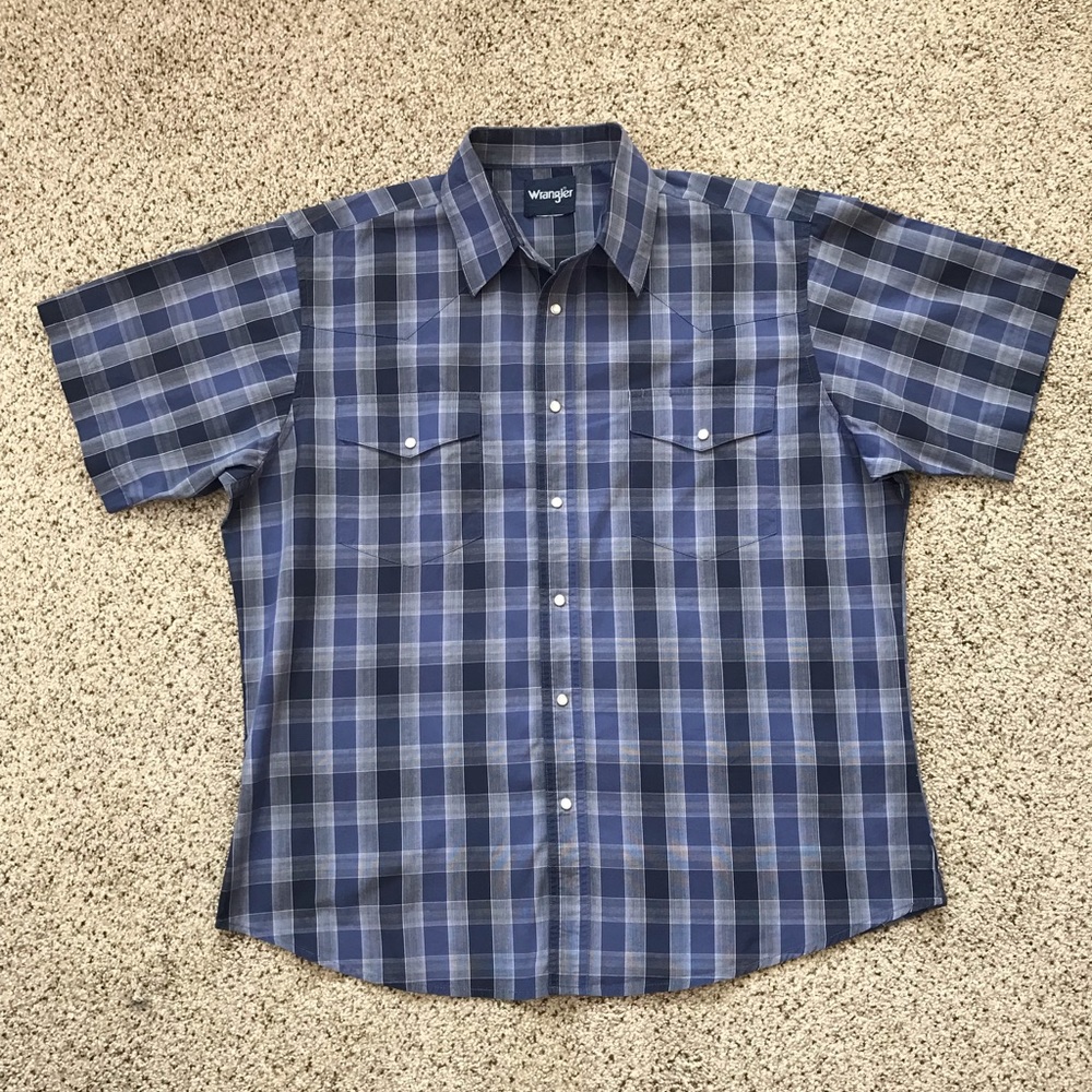 Wrangler Western Short Sleeve Shirt. Excellent used condition.